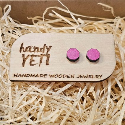 drevene nausnice tmaveruzovy oktagon 2