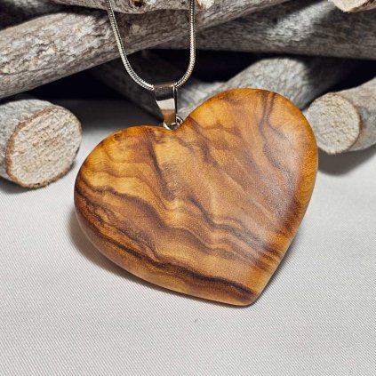 dreveny privesek olivove srdce nejvetsi 1