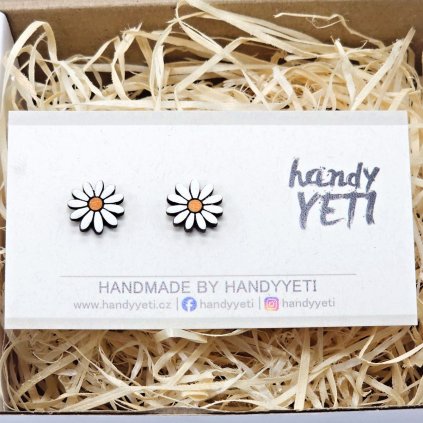 drevene_nausnice_kopretina_4