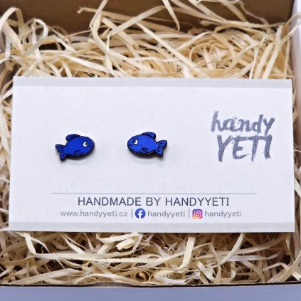 drevene nausnice tmavemodre koralove rybky 1
