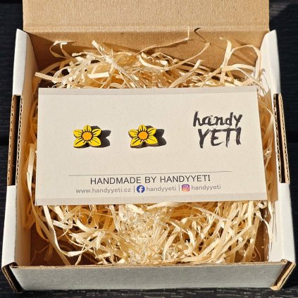 drevene nausnice narcis zluty 1