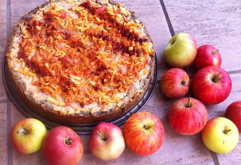 Apfeltorte mit Hanfsamen