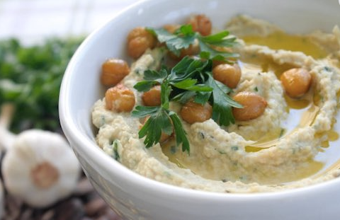 Artischocken-Hummus mit Hanfsamen