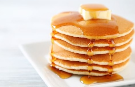 Hanf Palatschinken mit Ahornsirup