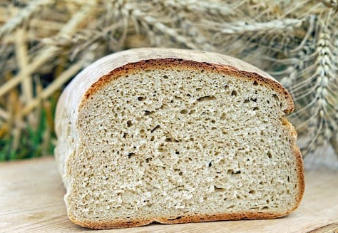 Hanfbrot mit Hanfsamen