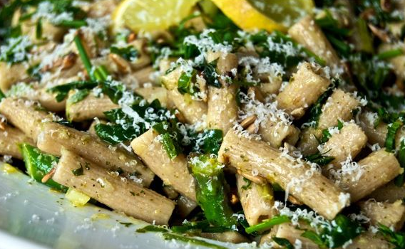 Hanfpasta Salat mit Spargel