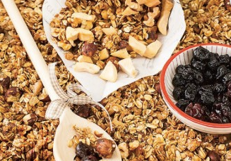 Hanfprotein und Hanfsamen Granola