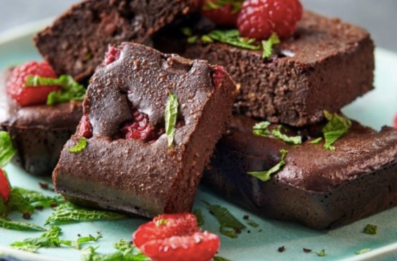 Schokolade und Himbeer Protein Brownies