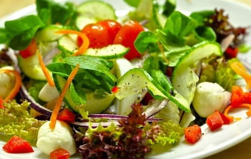 Vitaminensalat mit Hanfsamen