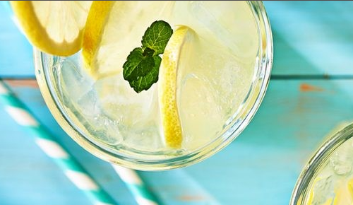 Zitronenschorle mit CBD