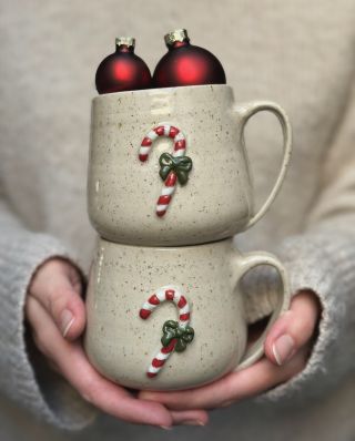 Cukrátka ❤️🤍. Vánoční doskladnění proběhne v prvním max druhém týdnu v prosinci ❄️🎄. #haninahlina #keramika #ceskakeramika...