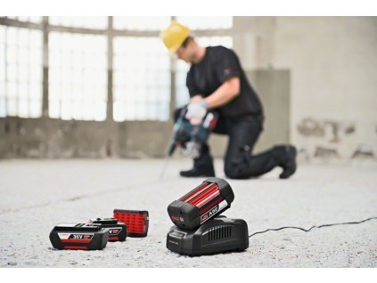 BOSCH Starter Set: 2 x GBA 36V 6.0 Ah + GAL 3680 CV