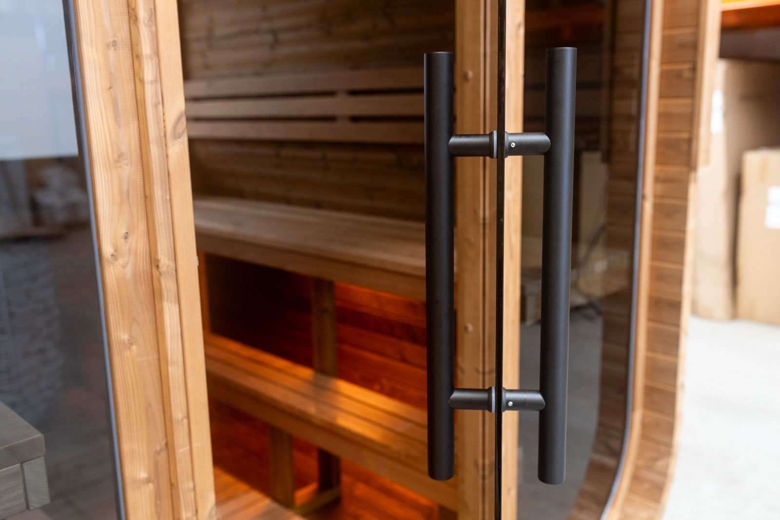 Co je ThermoWood? Vyplatí se připlatit za venkovní saunu z thermo dřeva?