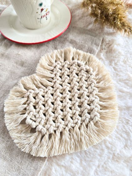macrame podtacek srdce male bezova eshop hany dekorace