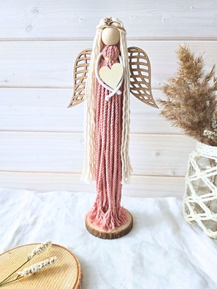 macrame andel stojici staroruzova drevena dominantni kridla hany dekorace