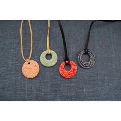 Keramický přívěsek na krk větší