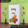 Skříň Happy SZ07 - medvídek v červeném autě (Barva bílá, Vnitřek skříně šatní tyč)