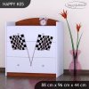 Komoda Happy K05 - auto s vlajkou (Barva bílá)