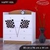 Komoda Happy K06 - auto s vlajkou (Barva bílá)