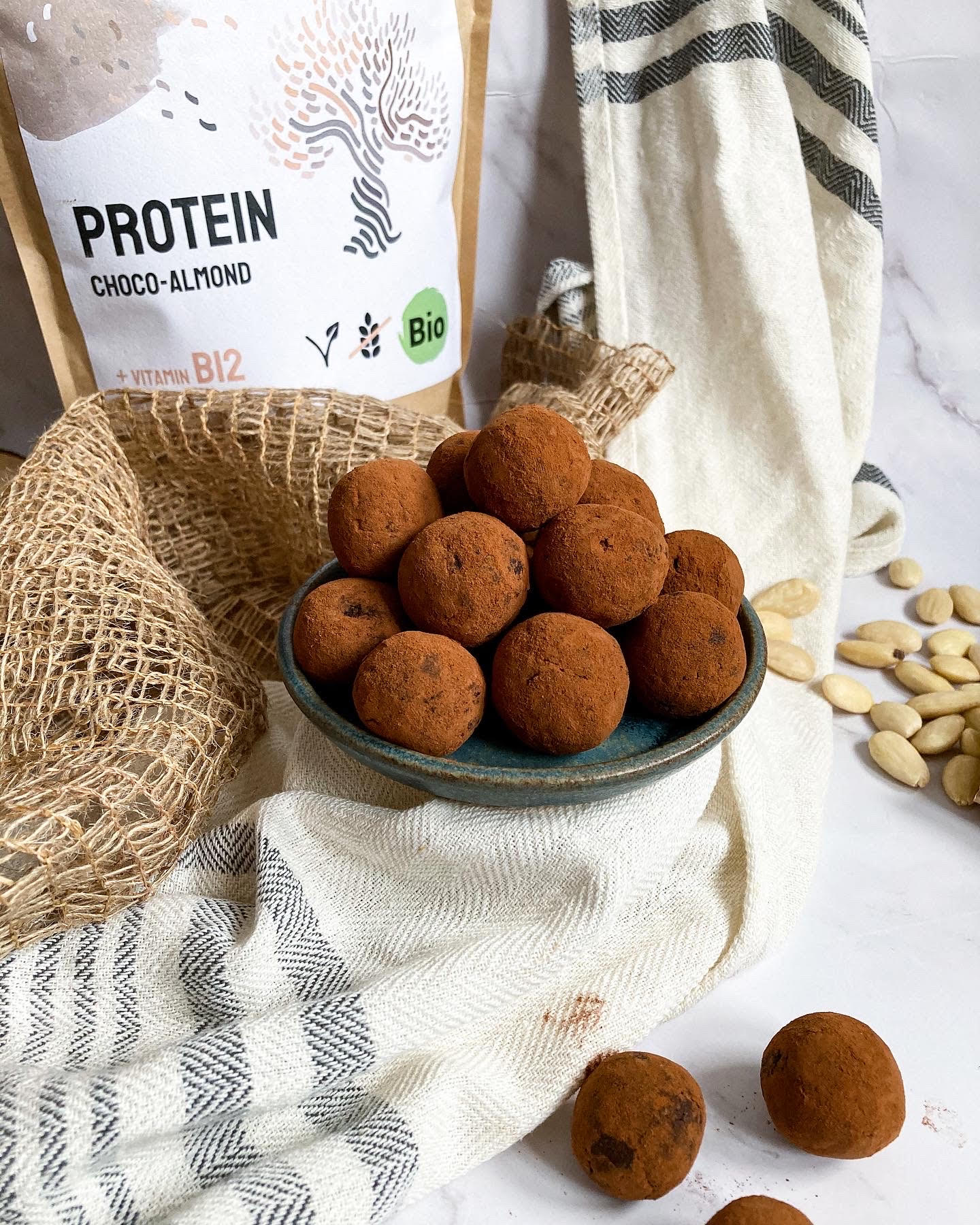 Čokomandlové raw kuličky