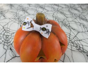 bílá halloweenská sponečka s pavouky