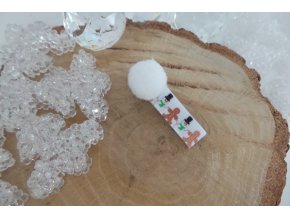 postavičky na bílé sponečce s bambulkou