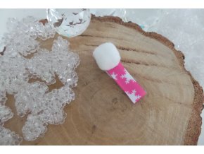 sněhové vločky na růžové sponečce s bambukou