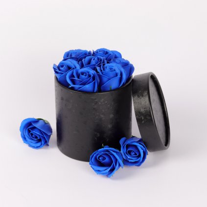 Mýdlové růže ve flower boxu černém - královsky modré růže
