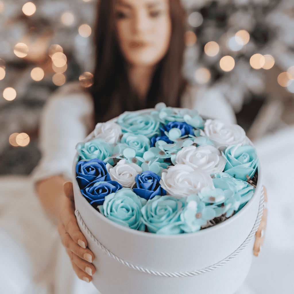 Modré mýdlové květy - bílá krabička