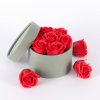 Mýdlové růže ve flower boxu khaki - červené růže