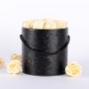 Mýdlové růže ve flower boxu černém - krémové růže