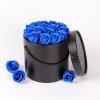 Mýdlové růže ve flower boxu černém - královsky modré růže