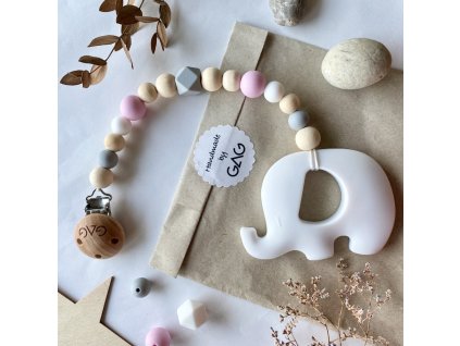 Hryzátko na klipu slonice Růžovka