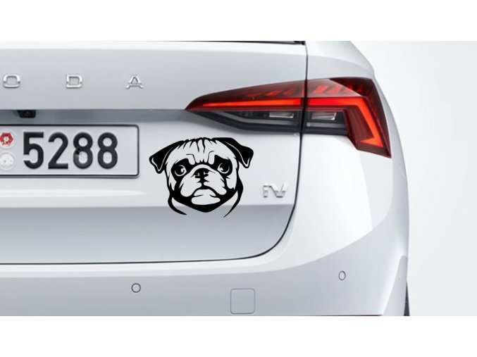 mops samolepka na auto mops