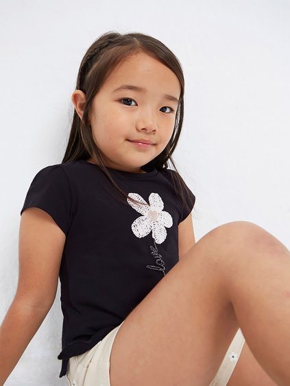 Dívčí triko s ozdobným lemem a výšivkou Mayoral