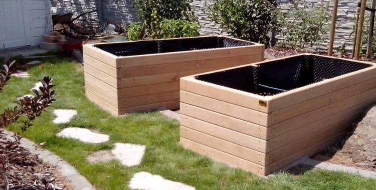 Vyvýšené záhony dubové