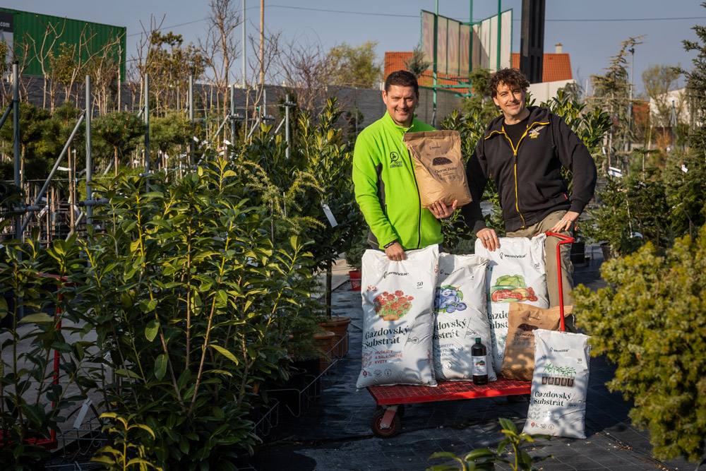 Gazdovský substrát na muškáty a iné balkónové kvety - najlepší substrát na muškáty