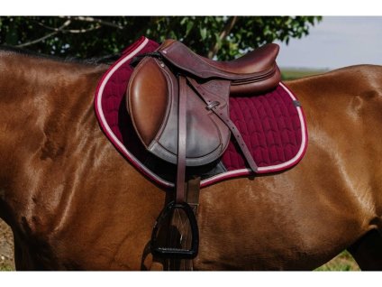 Všestranná podsedlová dečka EQUITHEME Eclat burgundy PVS