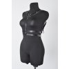 Chest harness s kovovými doplňky