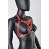 Červený body harness