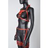 Červený body harness