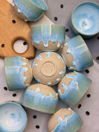 Azuro nově na pigmentové kamenině 😊 #witgert #keramika #ceramics #potterylove #blue