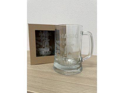 Pohár  0,4l “ hasič nepije, on hasí smäd”