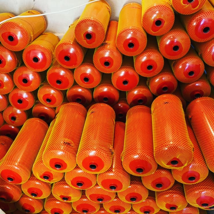 200 kusů hasičáků