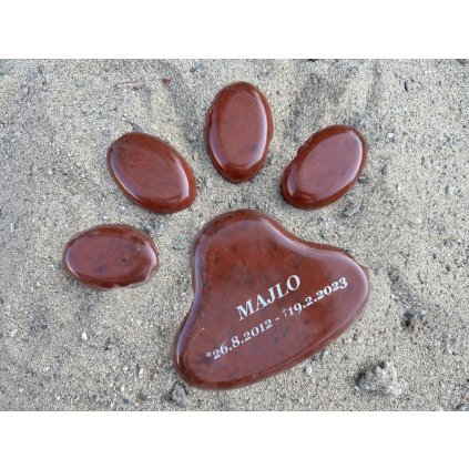 90 tlapka s textem cerveno cerny pomnik pro psa ci kocku stribrny text nahrobek pro pejska ci kocicku