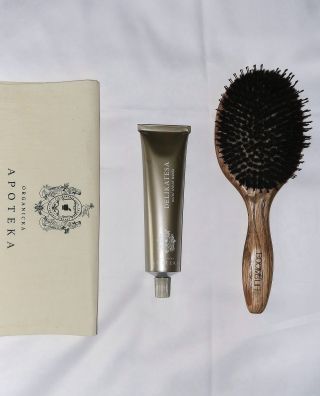 Celonoční tělová maska Delikatesa 🤍 se postará o absolutní regeneraci a důkladnou výživu každé buňky 🥰 Pokožku zanechá...