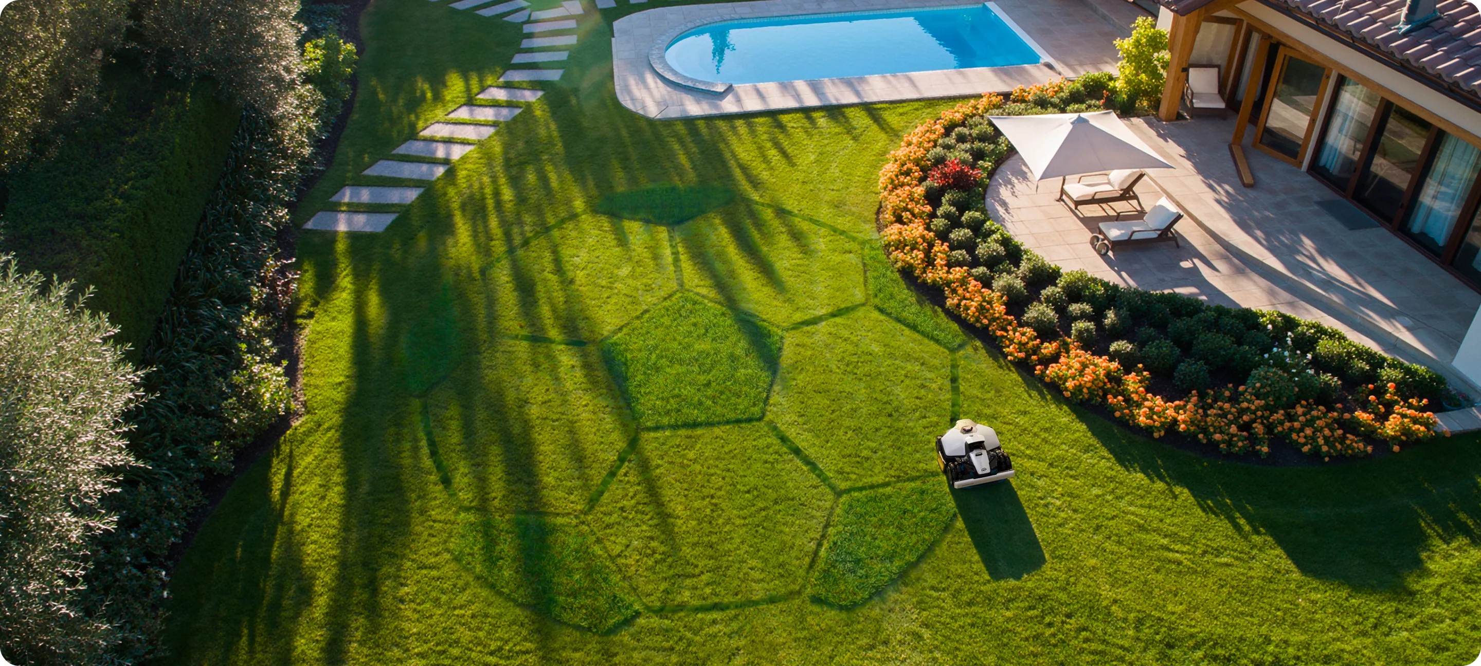 Kreativní tisk vzorů na trávník