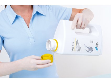 MD 555 Cleaner speciální čisticí prostředek pro odsávací zařízení