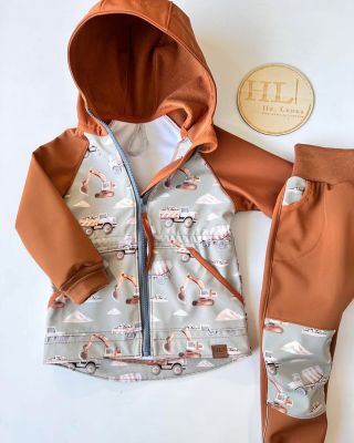 Bunda, která přežije dětství😆 (skoro) Protože děti se nechodí na procházku kochat. Děti jdou dobývat kaluže, hlínu a...