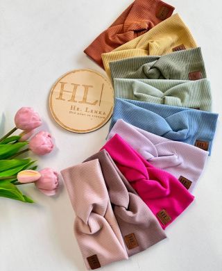 Jaro je tady, a s ním i další nezbytný kousek dívčího šatníku. JARNÍ ČELENKU by měla mít po ruce každá holčička i...